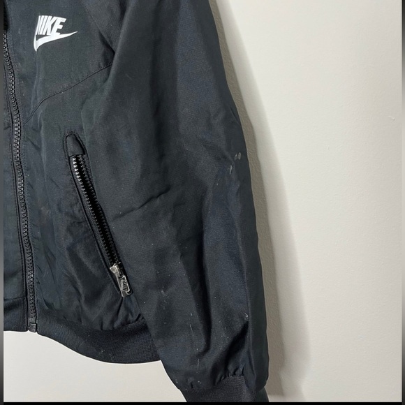 Nike Mesh-Lined Windbreaker - Picture 2 of 2